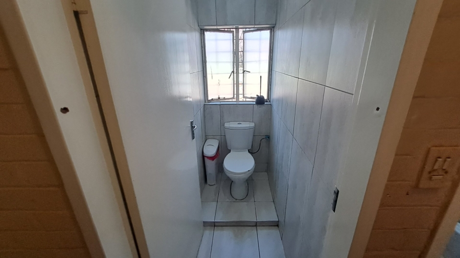 16 Bedroom Property for Sale in Universitas Free State